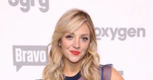 Abby Elliott - Featured Image