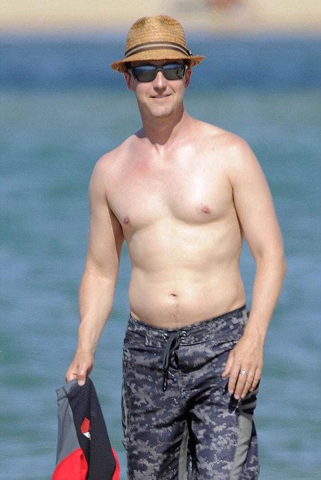 Edward Norton shirtless body