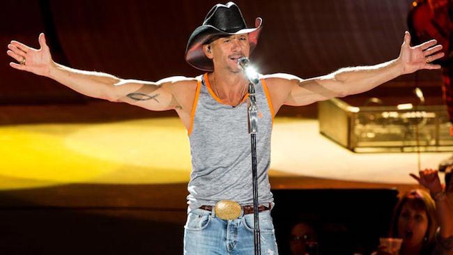 Tim Mcgraw singing on stage