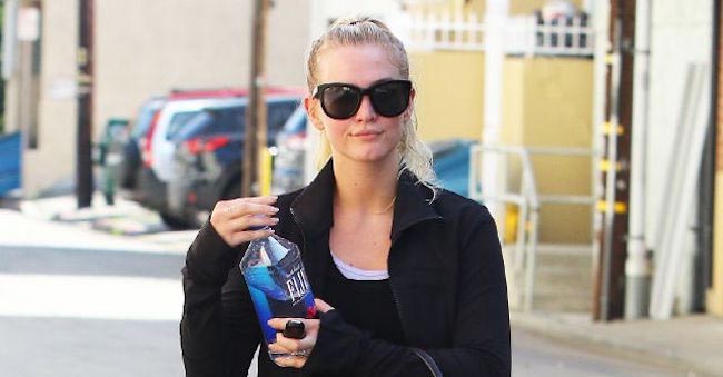 Ashlee Simpson gets sweaty during the day