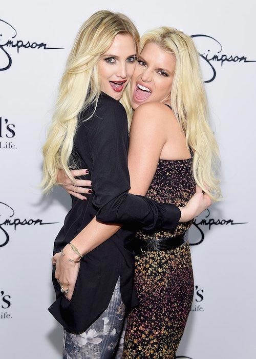 Sisters Jessica Simpson and Ashlee Simpson