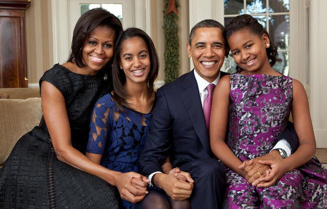 Michelle Obama, Barack Obama and their 2 daughters