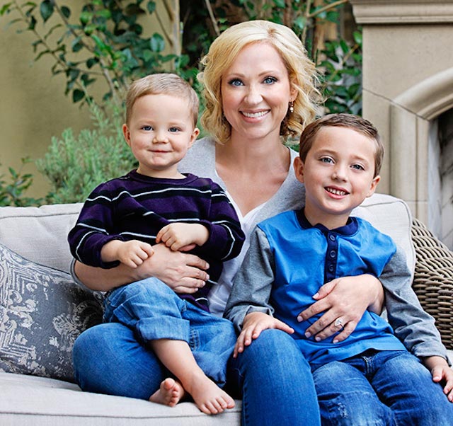 Leigh-Allyn Baker with her 2 kids