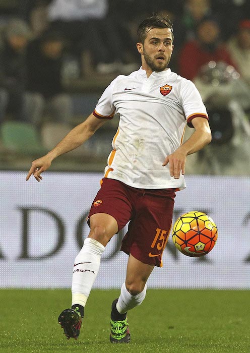 Miralem Pjanic during a Seria A match between US Sassuolo and AS Roma on February 2, 2016 in Reggio nell’Emilia, Italy