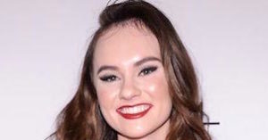 Madeline Carroll - Featured Image