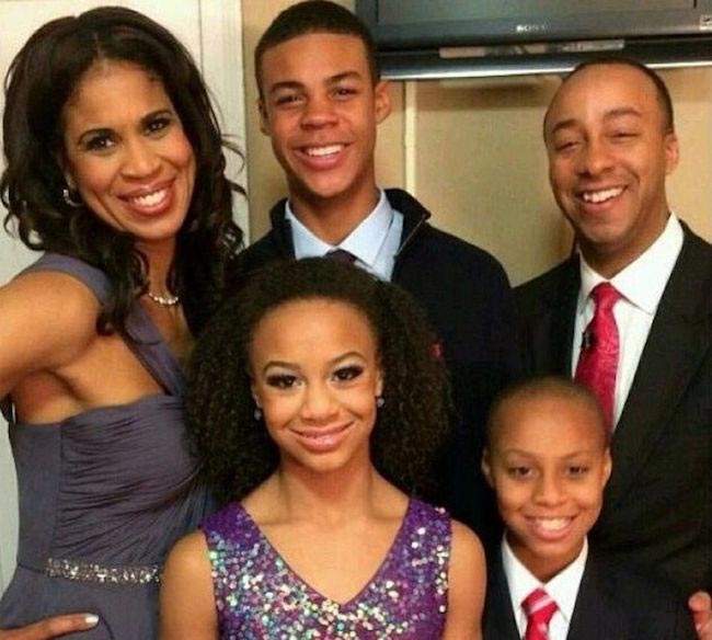 Nia Sioux Frazier with her family