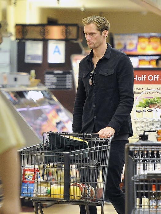 Alexander Skarsgard shopping at Gelson's. We bet, he's picking up healthy foods
