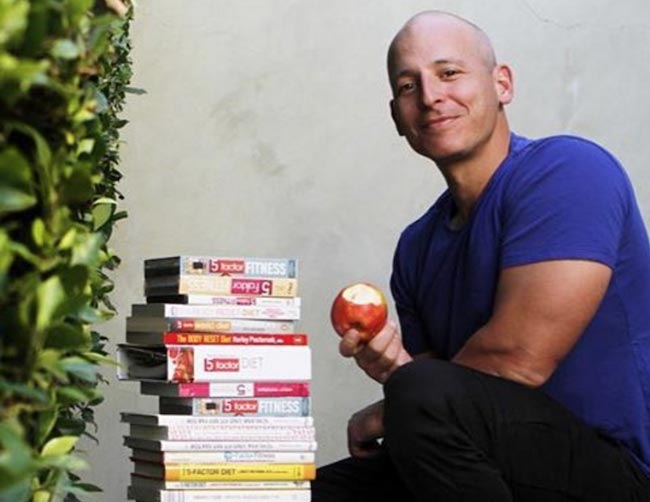 Harley Pasternak eating an apple