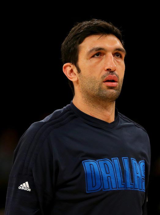 Zaza Pachulia prior to a match between New York Knicks and Dallas Mavericks on December 7, 2015