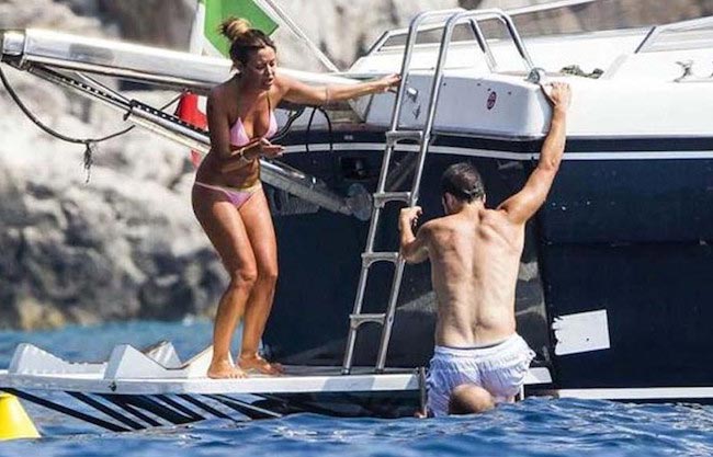 Gonzalo Higuain and Lucia Fabiani on a vacation