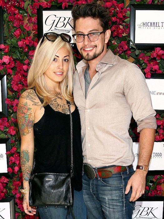 Jackson Rathbone en zijn vrouw Sheila Hafsadi in Beverly Hills, Californië op 23 augustus 2014