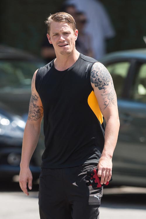 Joel Kinnaman heading to NYC gym in July 2016