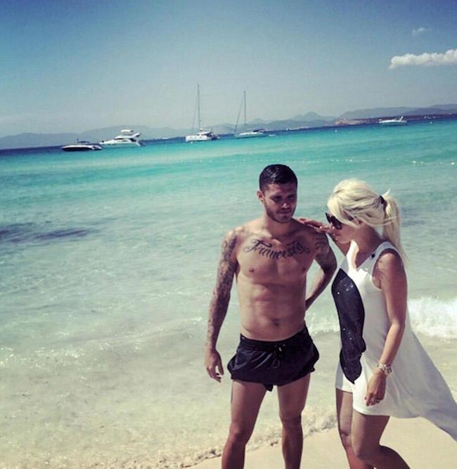 Mauro Icardi shirtless on a vacation with his wife Wanda Nara