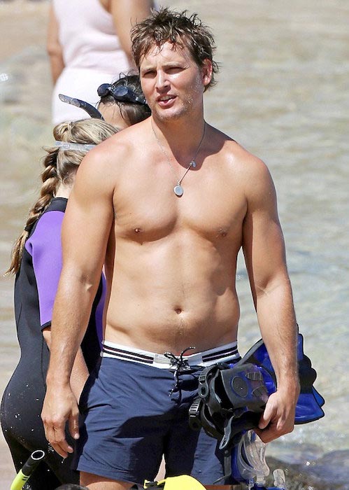 Peter Facinelli shirtless enjoying on a beach in Maui, Hawaii in July 2014