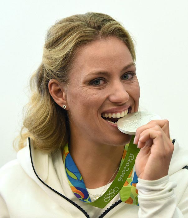  Angelique Kerber avec sa médaille d'argent au concours Jeux Olympiques de 2016 au Brésil 