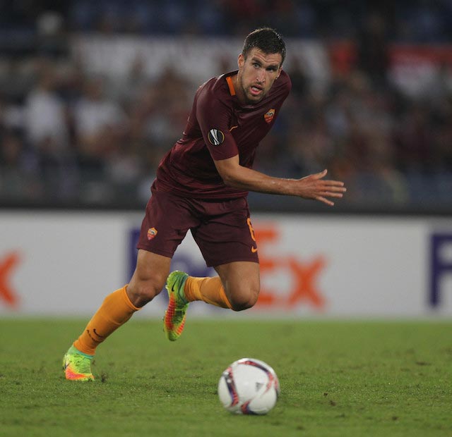 Kevin Strootman chasing the ball in a UEFA Europa League match between AS Roma and FC Astra Giurgiu on September 29, 2016