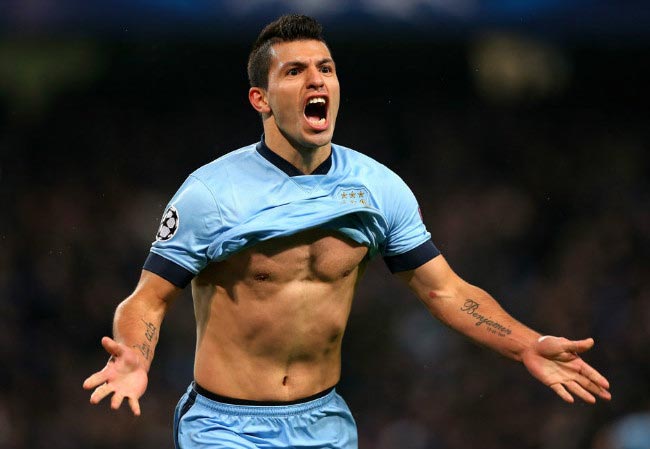 Sergio Agüero shirtless body scoring goal against Bayern Munich Champions League game