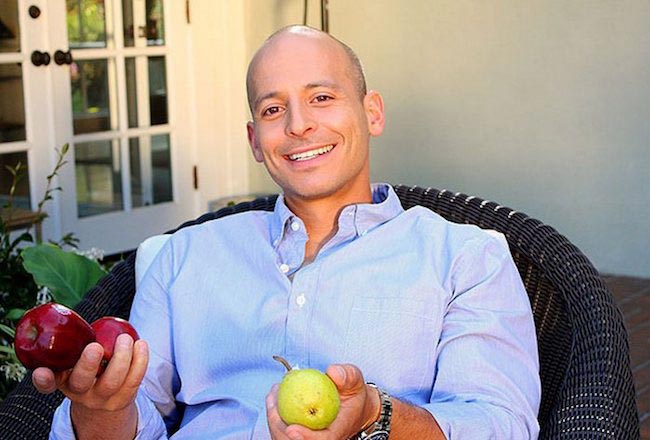 Harley Pasternak likes eating fruits