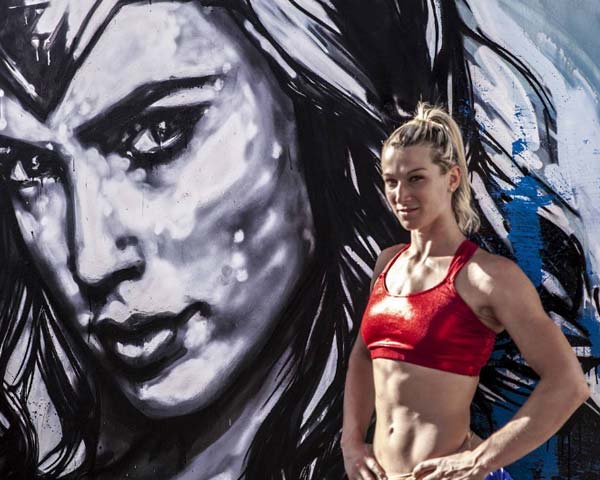 Jessie Graff taut stomach