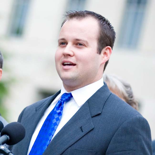 Josh Duggar interacts with press and public at a political event held in 2014