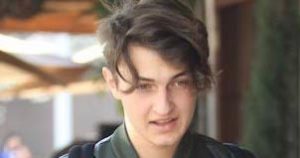 Anwar Hadid - Featured Image