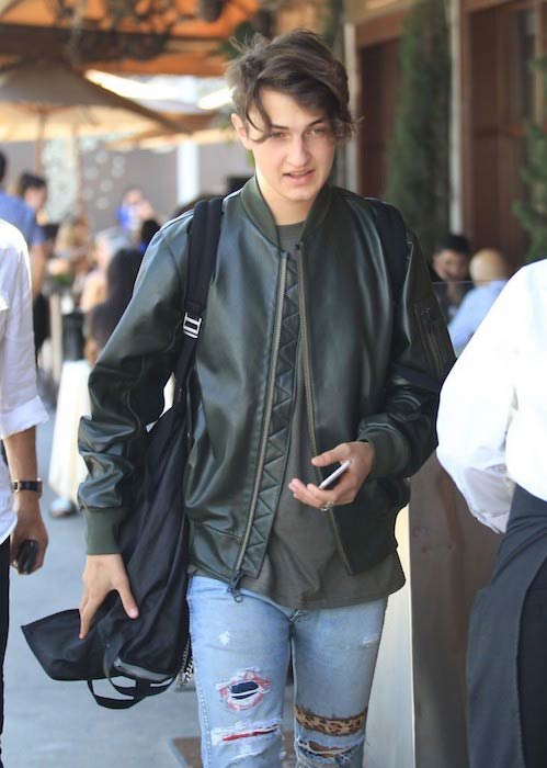 Anwar Hadid Age