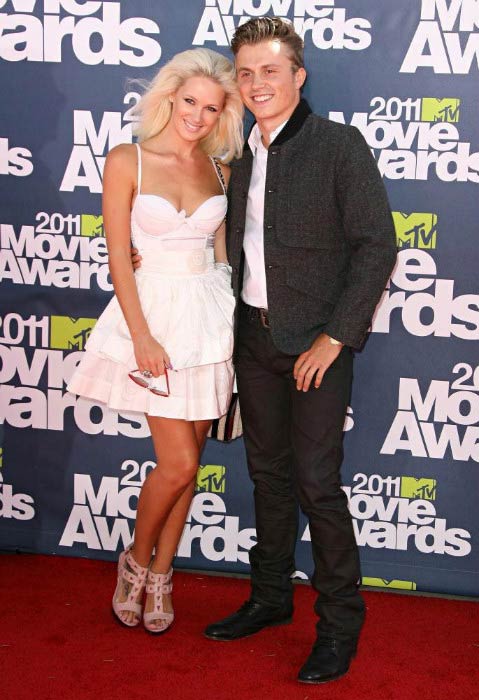 Lauren Bennett and Kevin Wormald at the MTV Movie Awards 2011