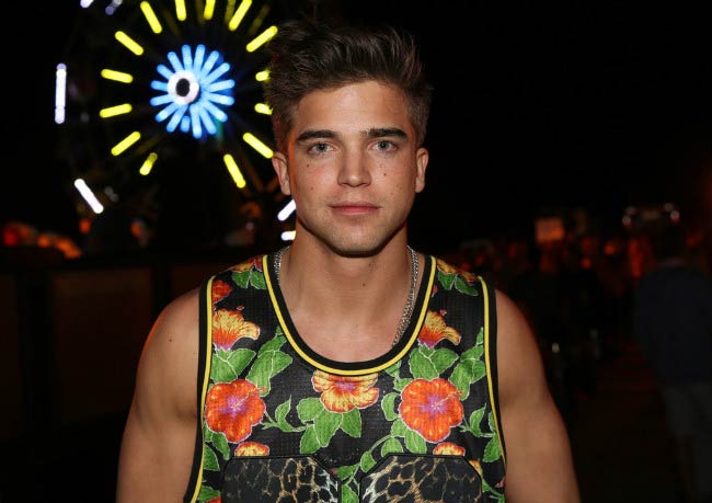 River Viiperi at the Neon Carnival with PacSun event in April 2015