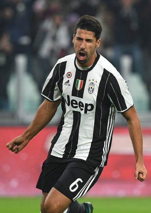 Sami Khedira celebrates after scoring a goal for Juventus against Pescara Calcio in November 2016