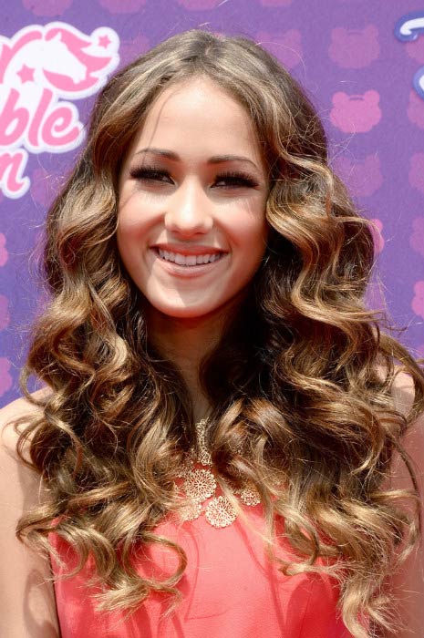 Skylar Stecker at the Radio Disney Music Awards in April 2016