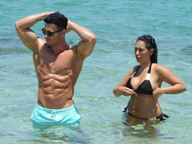 Sophie Kasaei shows off her impressive weight loss in new beach pics with Joel Corry