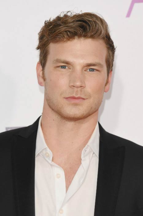 Derek Theler at the People's Choice Awards in January 2017