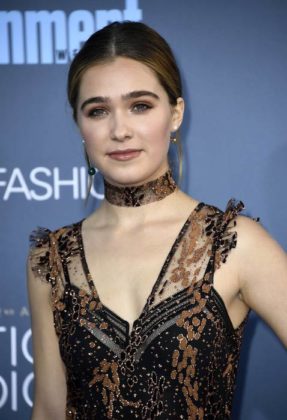 Haley Lu Richardson Height, Weight, Age, Boyfriend, Facts, Biography