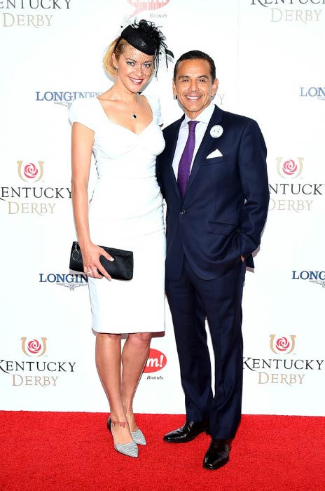 Kristanna Loken with Antonio Villaraigosa at the 141st Kentucky Derby in May 2015