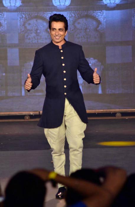 Sonu Sood walks the ramp at the fashion event in 2015