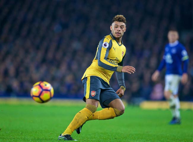 Alex Chamberlain in an away premier league match against Everton at the Goodison Park