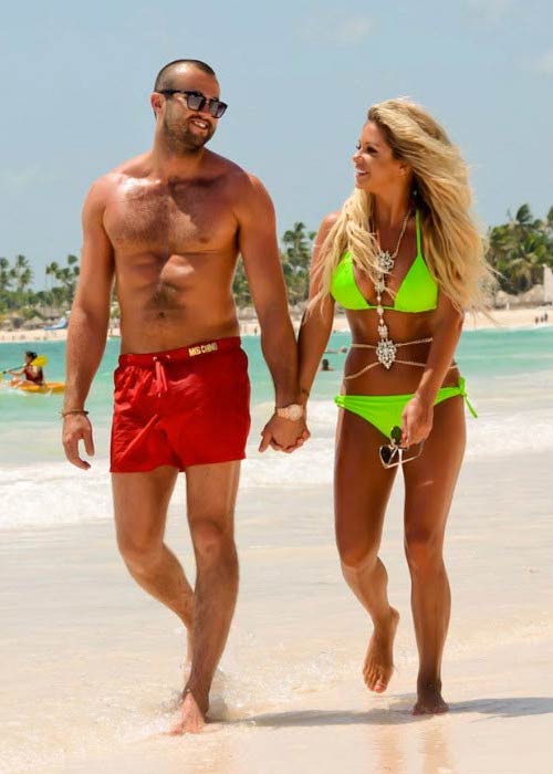 Bianca Gascoigne and CJ Meeks on the Caribbean beach in August 2016