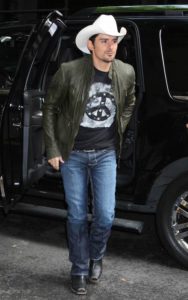 Brad Paisley Height, Weight, Age, Spouse, Family, Facts, Biography