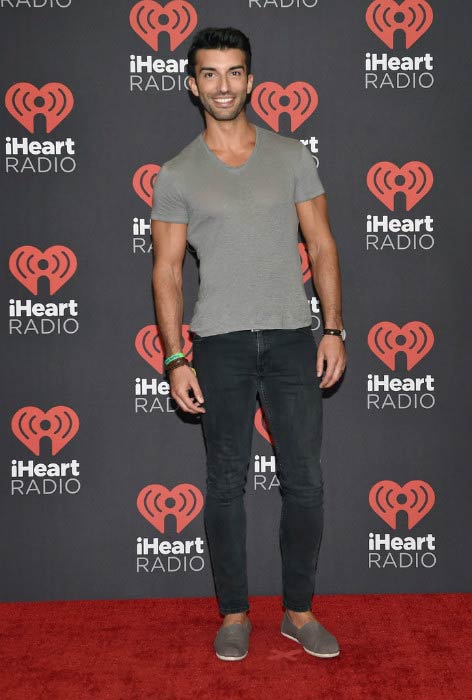 Justin Baldoni at the 2016 iHeartRadio Music Festival