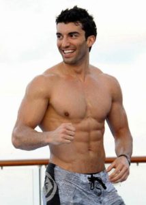 Justin Baldoni Height, Weight, Age, Spouse, Family, Facts, Biography