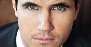 Robbie Amell - Featured Image