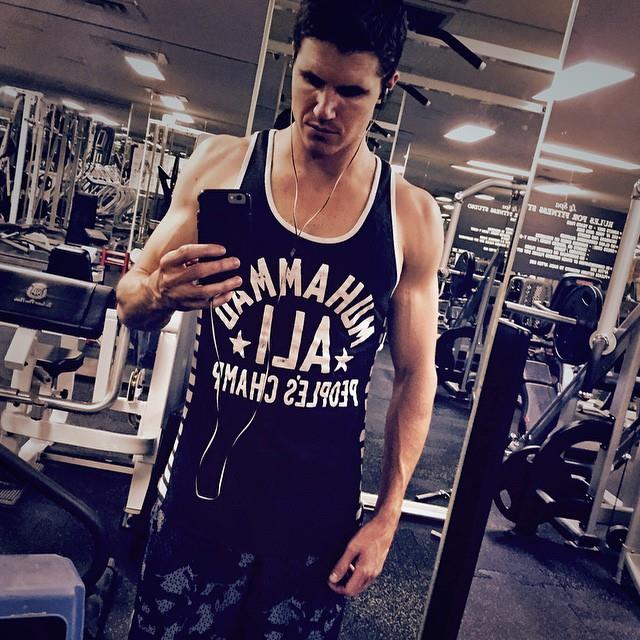 Robbie Amell in the gym