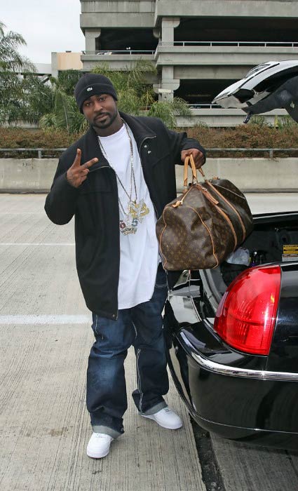 Young Buck arriving at LAX airport in Los Angeles in February 2008