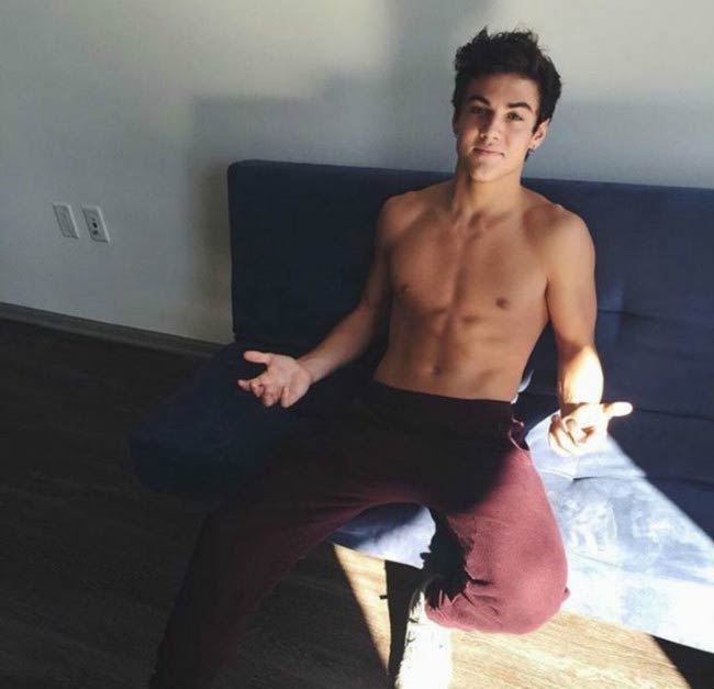 Ethan Dolan Height Weight Body Statistics - Healthy Celeb