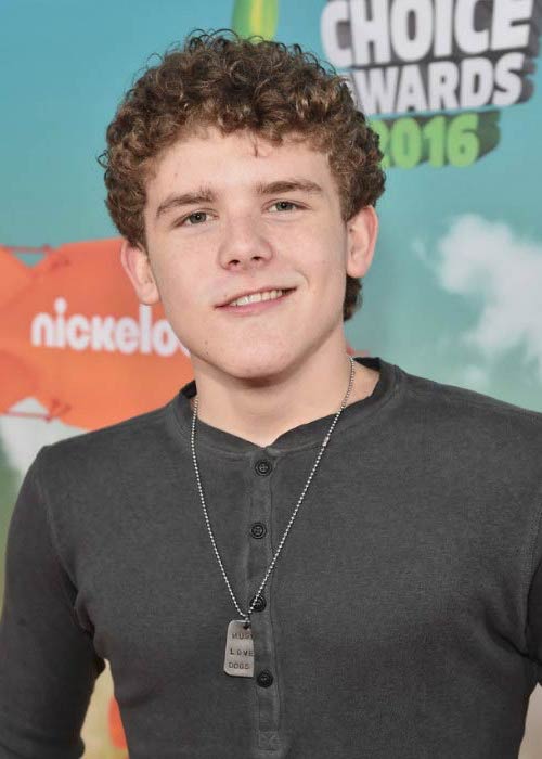 Sean Ryan Fox at the 2016 Nickelodeon's Kids' Choice Awards