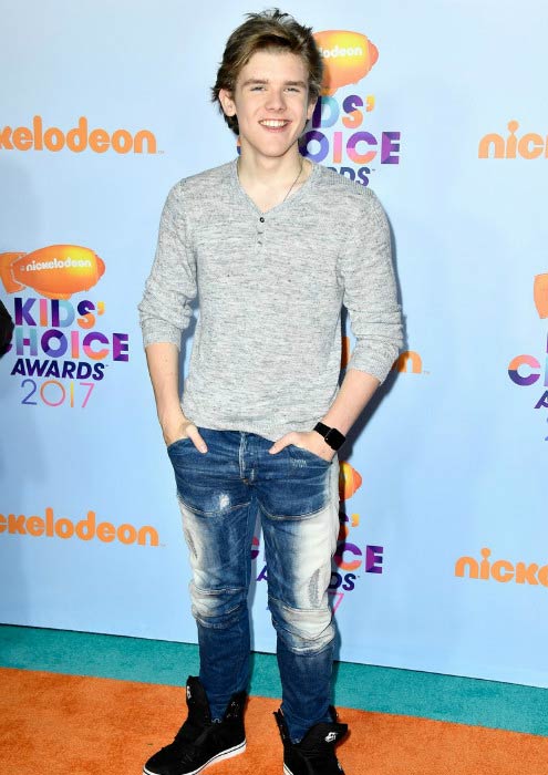 Sean Ryan Fox at the 2017 Nickelodeon's Kids' Choice Awards