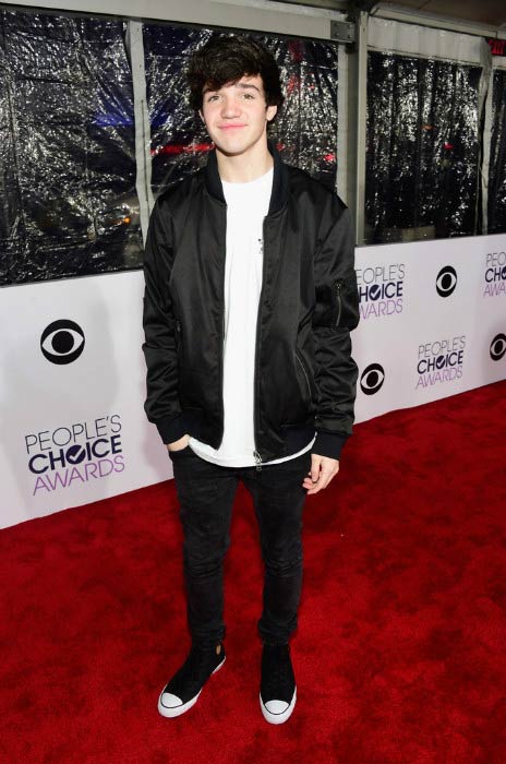 Aaron Carpenter at the People's Choice Awards in January 2016