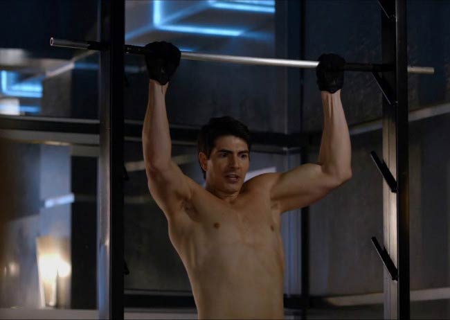 Brandon Routh shirtless in a still from the third season of Arrow