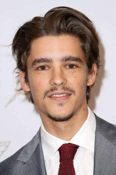 Brenton Thwaites Height Weight Age Spouse Family Facts