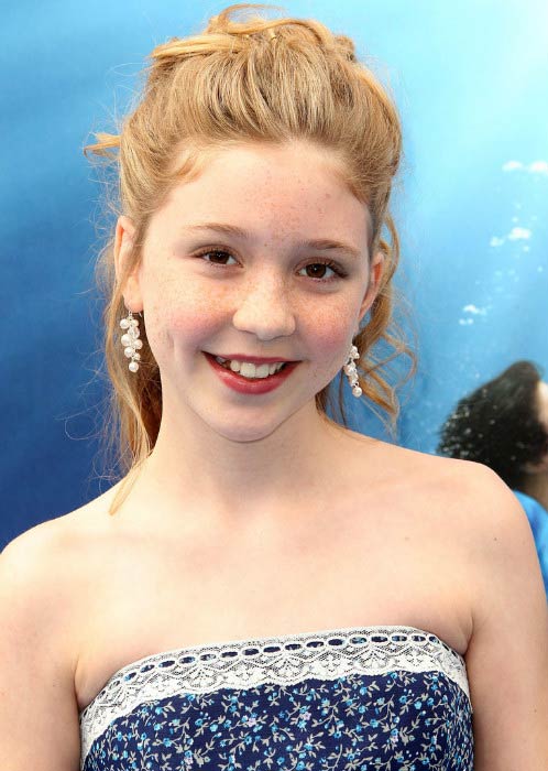 Cozi Zuehlsdorff at the premiere of Warner Brothers Pictures' Dolphin Tale in September 2011